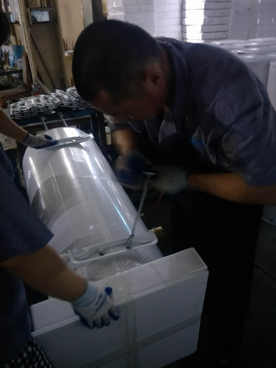 cad5aa0a-91d7-440a-95b2-0c9c1debe938.jpg