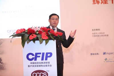 中國信息化推進聯(lián)盟客戶關(guān)系管理專業(yè)委員會常務(wù)副主任、CCCS 客戶聯(lián)絡(luò)中心標(biāo)準(zhǔn)委員會主席、ICMI 國際客戶管理學(xué)院（中國區(qū)）總裁呂克勤先生分享呼叫中心在各行業(yè)的較佳實踐及發(fā)展趨勢