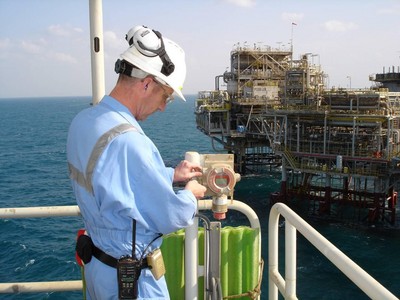 海上作業(yè)平臺，固定式氣體及火焰檢測儀的使用，能夠檢測平臺常見可燃氣體及有毒性氣體，監(jiān)控平臺整體安全