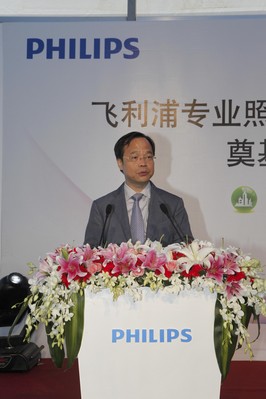 成都市市長助理，高新區(qū)管委會主任韓春林致辭