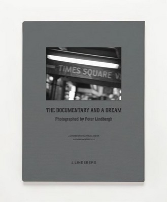 這里永遠(yuǎn)是一個(gè)人們生活和相逢的充滿(mǎn)活力的舞臺(tái)。Peter Lindbergh就是在這里捕捉那些奇妙的邂逅。