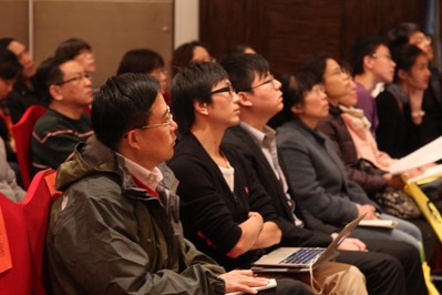 北京新東方北美本科留學高峰論壇吸引了眾多對北美本科留學感興趣的家長與學生。