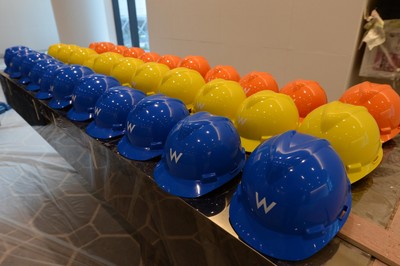 廣州W酒店舉辦獨(dú)家預(yù)覽活動(dòng)“尚映會(huì)”，其中包含在工地舉辦的創(chuàng)意酒店揭秘之旅。