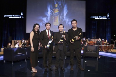 尊尼獲加品牌總監(jiān)符秀婷女士、七匹狼創(chuàng)始人周少雄、賈樟柯導(dǎo)演、建筑設(shè)計(jì)師馬巖松合影